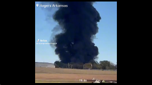 MASSIVE FIRE AT ARKANSAS RECYCLING PLANT 🔥 EXUDING TOXIC SMOKE