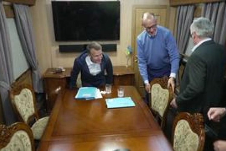 DO AS WE SAY ☚ NOT AS WE DO [GET YORE FILTHY HANDS OFF MY COCAINE❗]