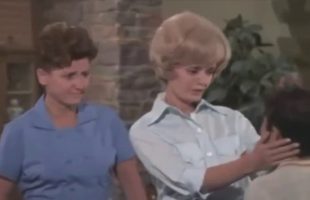 DEALS WITH THE MEASELS 🦠 [BRADY BUNCH CLIP PULLED FROM NETWORK DISTRIBUTION]