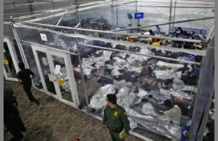 ''BIDEN [TATERTOT] HOLDING FACILITIES'' 🆚 ''TRUMP CONCENTRATION CAMP''