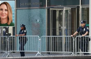 CEO OF BLACKSTONE ⬢ WESLEY LⅇPATNER  SHOT [MAINSTREAM MEDIA WHITEWASHES EVENT]