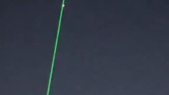 THIS DUDE DECIDED TO SHINE A LASER AT THE UAP 🧐🤔🛸🛸🛸 AND BACKUP ARRIVED❗