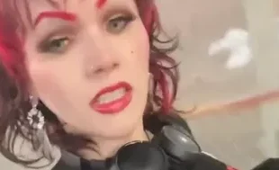 STRAIGHT DUDE BARKED UP THE WRONG TREE ⚧ AND RAN WHEN HE REALIZED THE WOMAN WAS A GUY