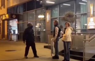 BLACK DUDE PULLS A KNIFE ON MAN BY THE NAME OF GARY 🔪 DO NOT PULL A KNIFE ON GARY❗