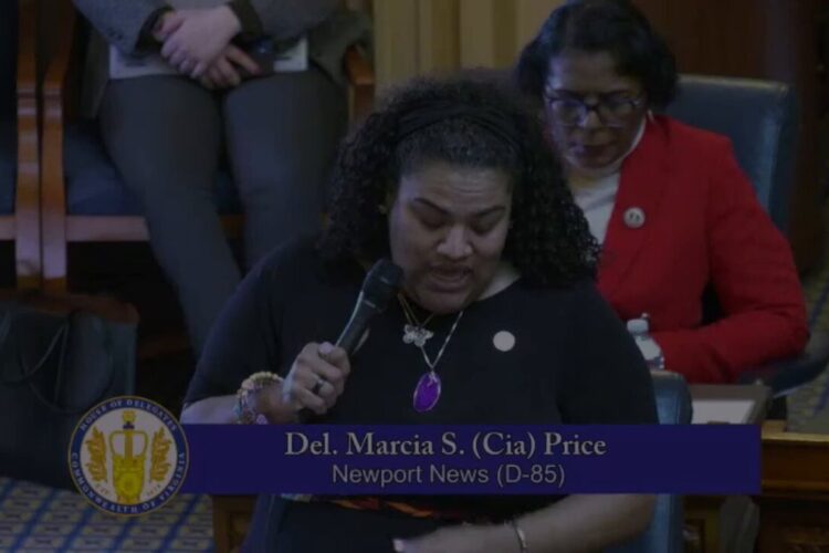 THIS IDIOT BELIEVES THAT THE PARTY THAT ENDED SLAVERY ⛓ PLANS TO BRING IT BACK❗