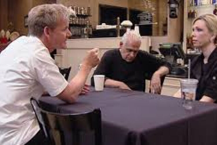 GORDON RAMSAY EXPOSES ₪ ISRAELI RESTAURANT [TIPS 💸 STOLEN]