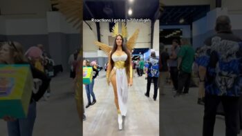 HOW WOULD YOU REACT IF YOU SAW A 7 FOOT TALL GIRL❓