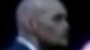 REPTILIAN GUARD 🦎 AT THE BATHHOUSE BARRY WHITE HOUSE⁉️ 👀 CONSPIRACY OR CAMERA GLITCH❓