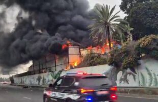 IRANIAN MISSILE STRIKES CENTRAL ISRAEL 🚀 AS THIS MAN IS INSTRUCTED TO STOP FILMING❗