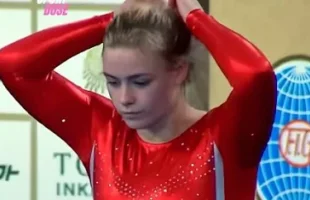 WHEN REAL PRESENCE 🤸 MEETS RAW POWER [SARA RAUNHOLT ØRSKOV]