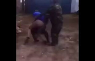 A PACK OF 4 BLACKS JUMP A LONE WHITE GUY 🥊 AND FIND OUT IT WAS BETTER NOT TO [FAFO]❗