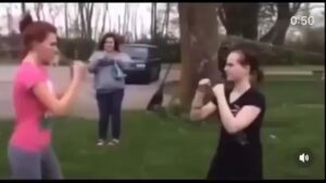 THIS FIGHT BETWEEN THESE TWO GIRLS WILL ALWAYS BE A CLASSIC❗