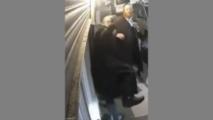 ZIONIST RABBIS WHO SAID PALESTINIAN CHILDREN DESERVED TO DIE WERE ATTACKED IN LONDON❗