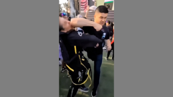 DUDE WAS JUST TRYING TO ENJOY THE CONCERT WHILE CONSTANTLY GETTING BULLIED 💪 THE ELBOW FIXED THAT❗